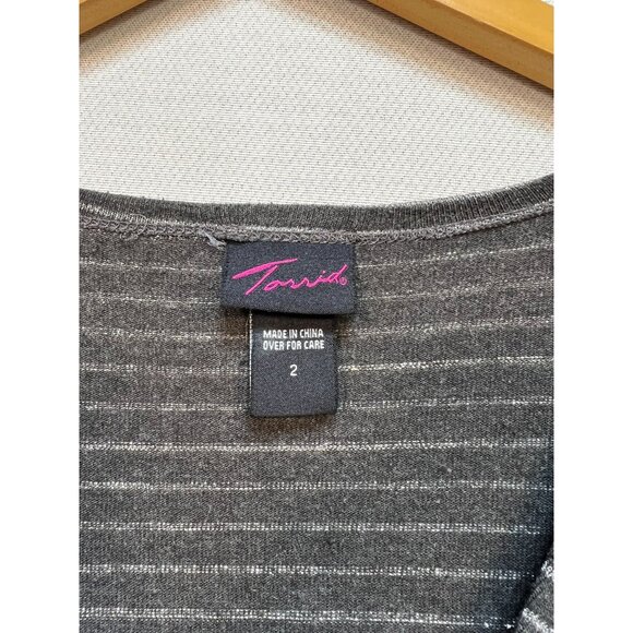Torrid Womens Metallic Surplice Midi Dress Long Sleeve Size 2 Gray Silver Stripe - Picture 3 of 12
